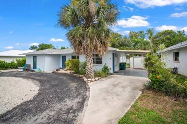 Main picture of 655 94th Ave N