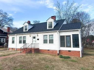 Main picture of 315 S 3rd Ave