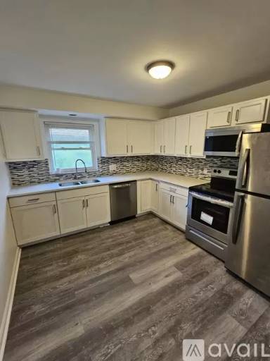Main picture of 7118 Broadmore Dr
