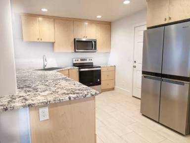 Main picture of 469 Elm St