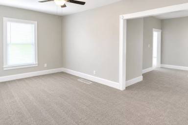 Main picture of 905 Southwest Blvd