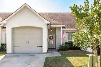Main picture of 8110 Stonelake Ave