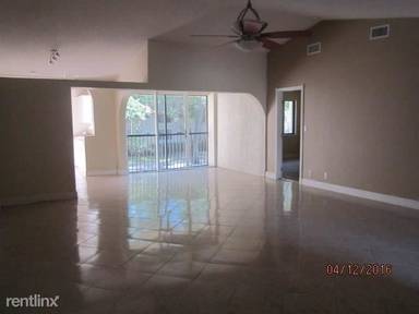 Main picture of 9596 SW 1st Ct