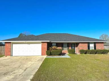 Main picture of 106 Blueberry St