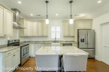 Main picture of 240 Jarnigan Ave