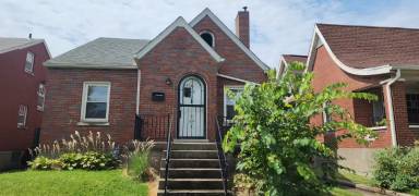 Main picture of 2424 Emil Ave