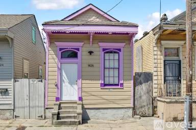 Main picture of 1426 Saint Bernard Ave