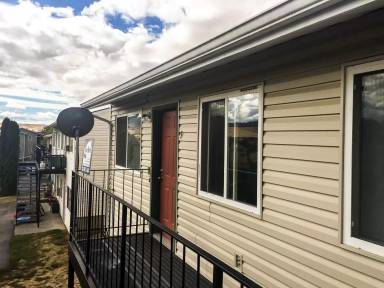 Main picture of 1605 S Levick St