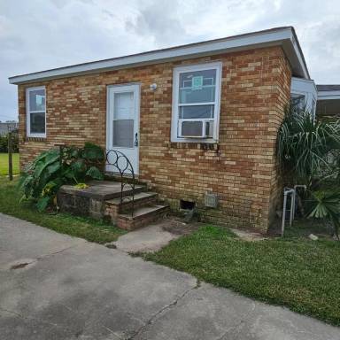 Main picture of 1755 Ridgefield Ave