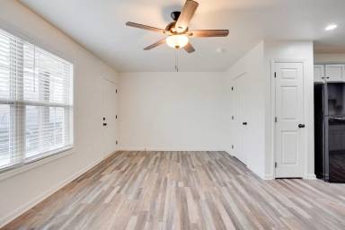 Main picture of 2116 Primitive Dr