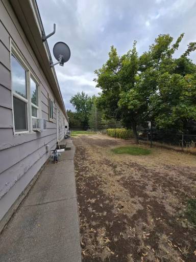 Main picture of 1060 N 14th E