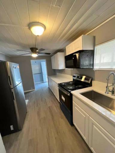 Main picture of 1313 39th St