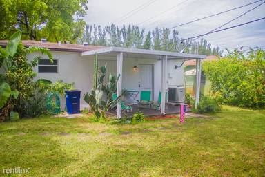 Main picture of 132 NW 8th Ave