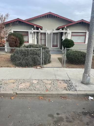 Main picture of 2326 1/2 Olive Ave