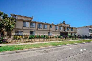 Main picture of 12914 Doty Ave