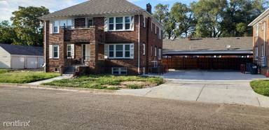 Main picture of 1726 E Waterman St