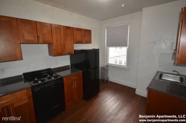 Main picture of 1630 Commonwealth Ave