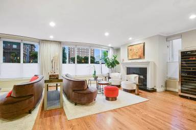 Main picture of 1150 Sacramento St