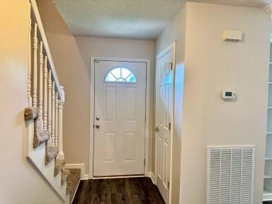 Main picture of 1349 Jenny Ln