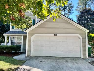Main picture of 593 Greenfield Ct