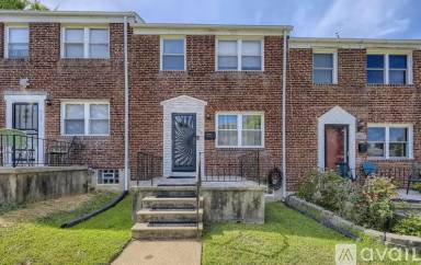 Main picture of 916 Saint Agnes Ln