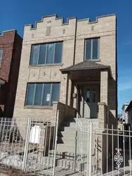 Main picture of 832 W 34th Pl