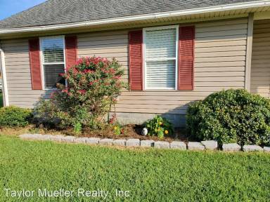 Main picture of 120 Taylor Ct
