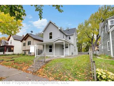 Main picture of 823 Russell Ave N