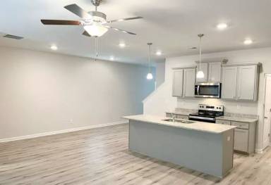 Main picture of 7559 Knoll Hollow Rd