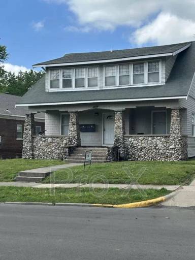 Main picture of 110 W Lindburg St