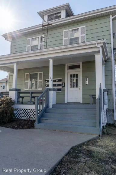 Main picture of 305 Waugh St