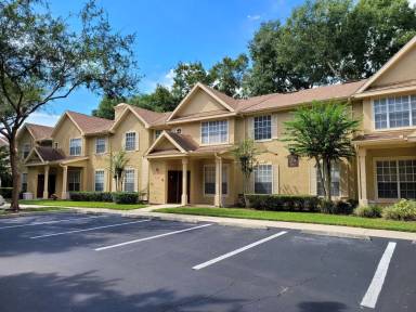 Main picture of Crescent Place at Lake Lotus Condominiums