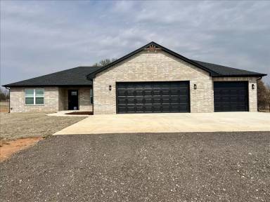 Main picture of 2184 Hilltop Ln