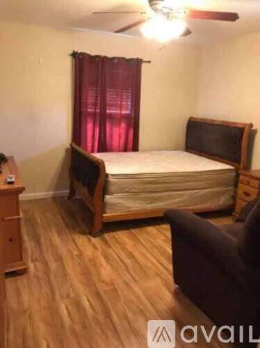 Main picture of 3200 Candace St