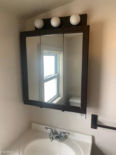 Main picture of 4337 W Walton Blvd