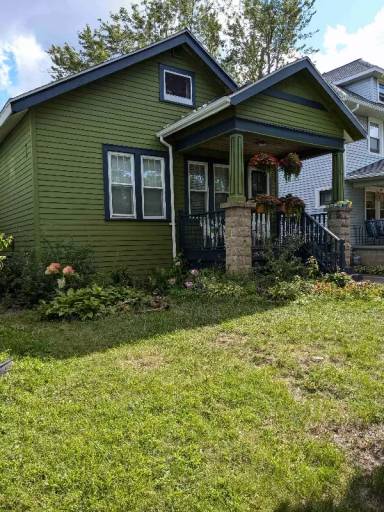 Main picture of 147 Parkwood Ave