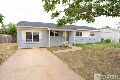 Main picture of 305 Fiesta Ave