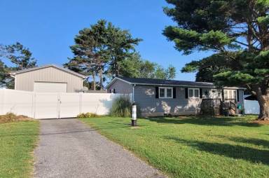 Main picture of 6911 Old Beach Rd