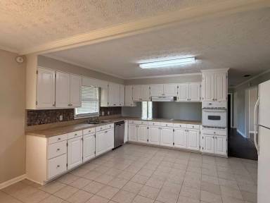 Main picture of 3028 Academy Dr