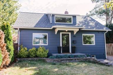 Main picture of 7014 N Greeley Ave