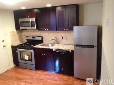 Main picture of 115 League St