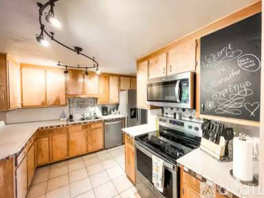 Main picture of 2031 Oriole Ave