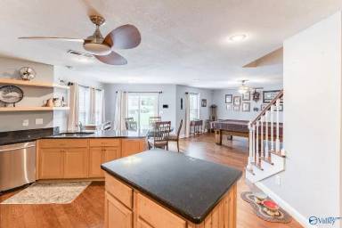 Main picture of 364 Jasmine Dr