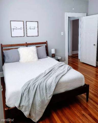 Main picture of 2804 Aurora Ave