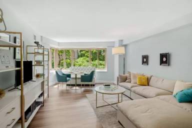 Main picture of 1389 N Lake Shore Dr