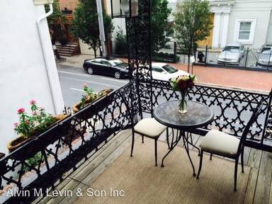 Main picture of 833 Lombard St