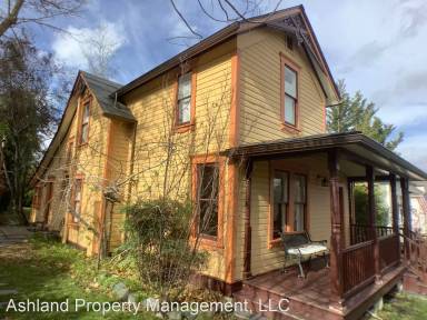 Main picture of 247 N 2nd St