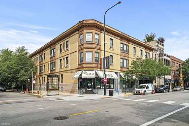 Main picture of 810 W Newport Ave & 3438 N Halsted St Apartments