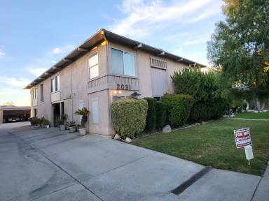 Main picture of 2031 W 157th St