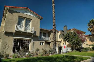Main picture of 1067 S Crescent Heights Blvd